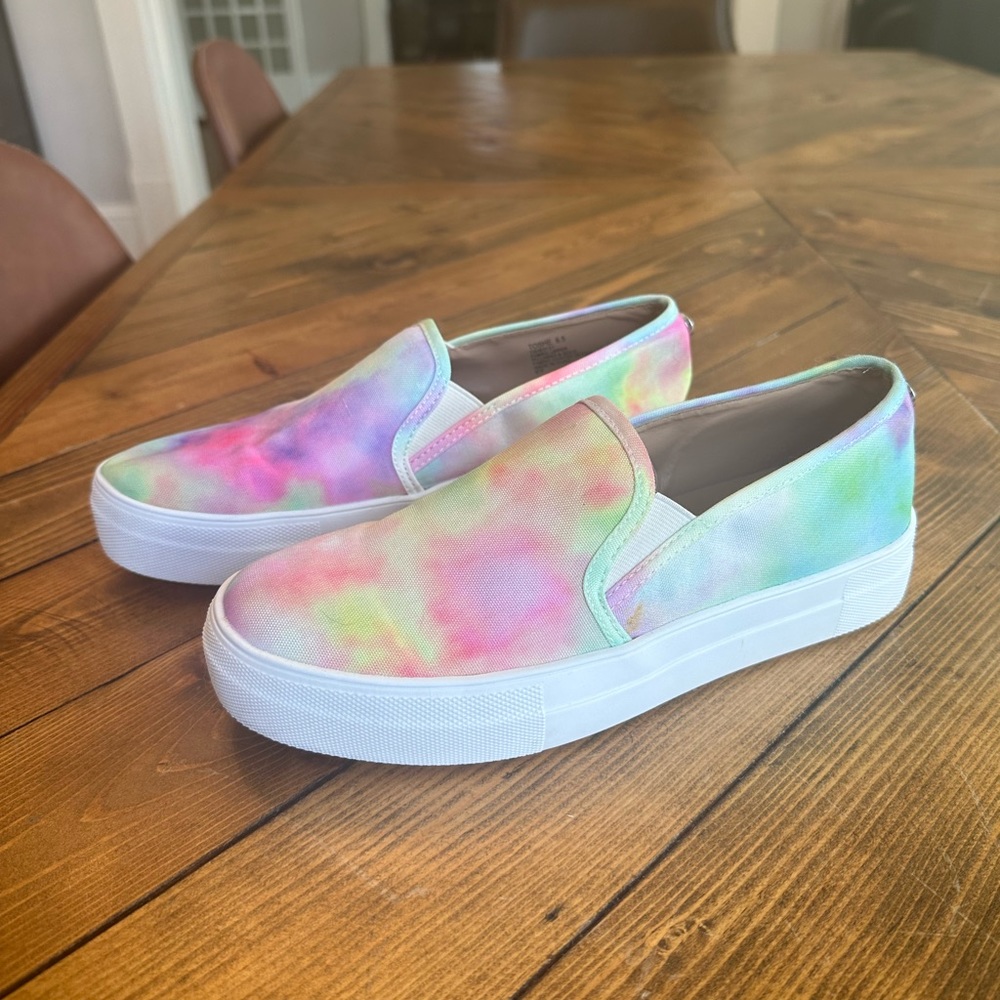 Steve Madden Slip Ons